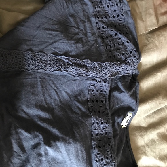 Old Navy Tee - Picture 4 of 7